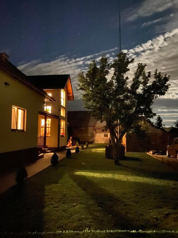 Famíves vendégház Racul Exterior foto